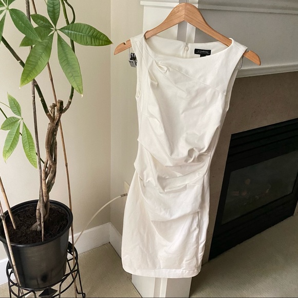 LE CHATEAU White Ruched Pleated Evening Fitted Bodycon Dress - Picture 5 of 15